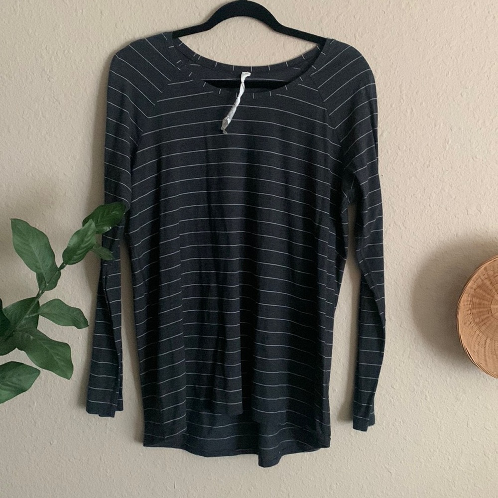 Lululemon long sleeve stripped top